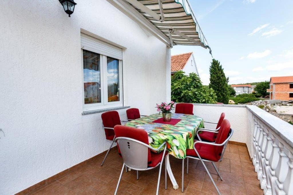 Adria-Holiday House With A Private Pool In Krk Корнич Экстерьер фото