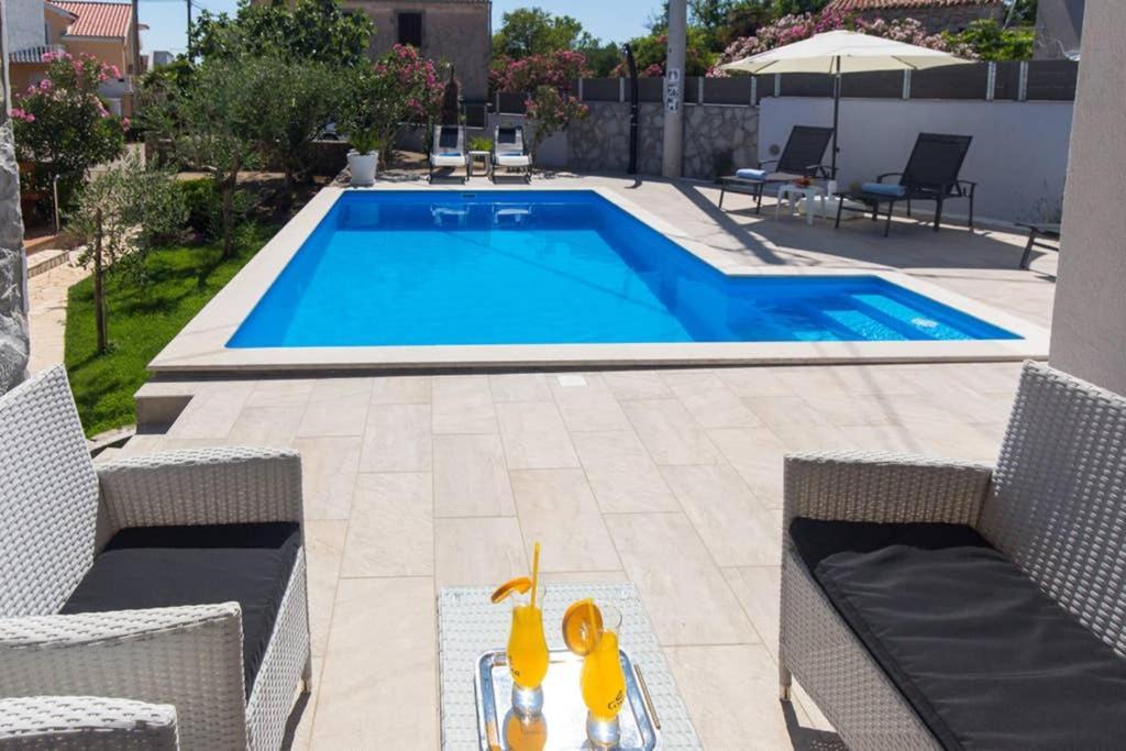 Adria-Holiday House With A Private Pool In Krk Корнич Экстерьер фото