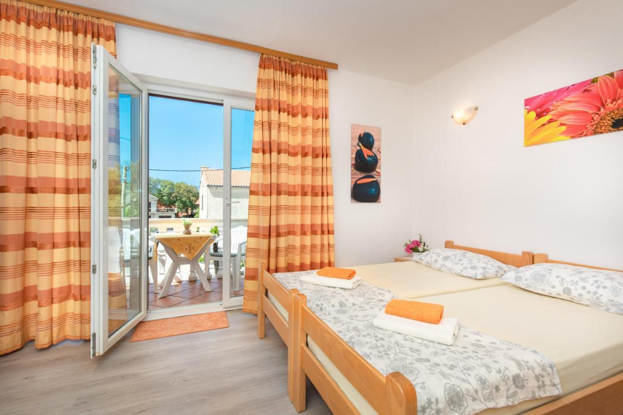 Adria-Holiday House With A Private Pool In Krk Корнич Экстерьер фото